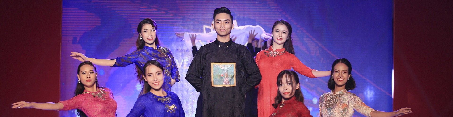 Show vũ điệu áo dài