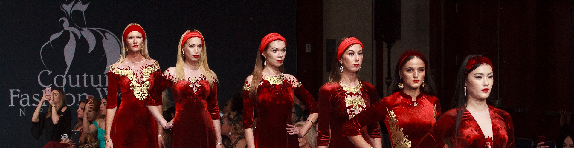 New York 2017 - BST Áo dài dát vàng - NTK Đỗ Trịnh Hoài Nam