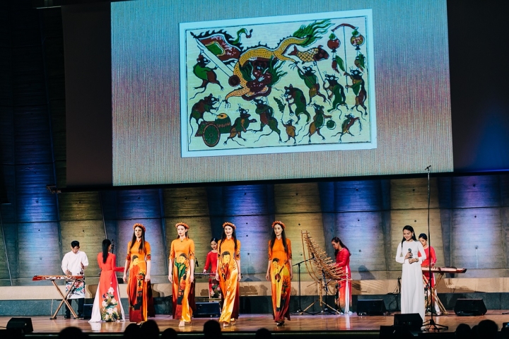 Giao lưu văn hoá Việt - Pháp (Paris)